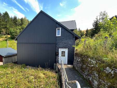 Hausansicht Straßenseite - Einfamilienhaus in 98724 Lauscha mit 105m² kaufen