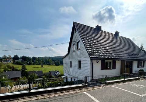 Hausansicht - Doppelhaushälfte in 96524 Föritztal mit 100m² kaufen