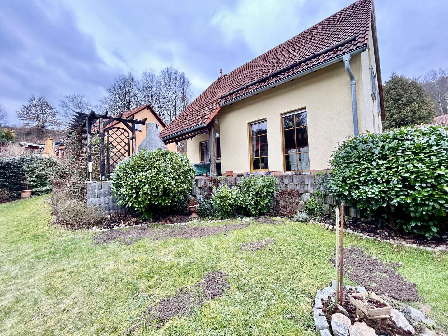 Hausrückseite Garten Hausrückseite Garten - Einfamilienhaus in 96515 Sonneberg mit 105m² kaufen