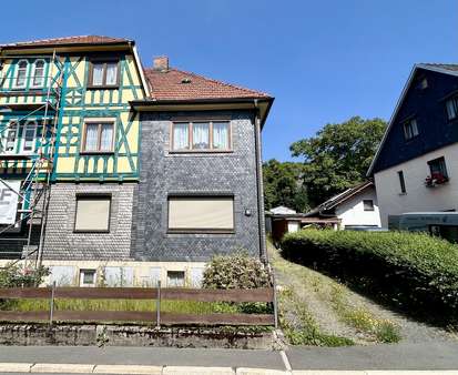 Hausansicht Doppelhaushälfte Hausansicht Doppelhaushälfte - Doppelhaushälfte in 96528 Frankenblick mit 235m² kaufen