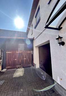 Garagentor und Unterstellplatz - Einfamilienhaus in 96523 Steinach mit 50m² kaufen