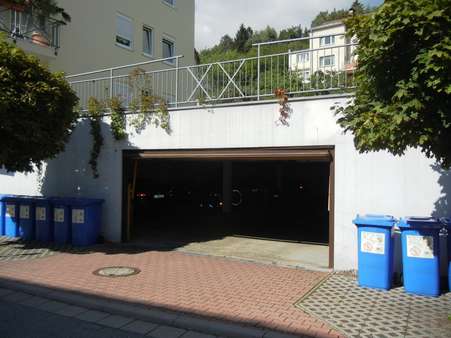 Garageneinfahrt - Dachgeschosswohnung in 96515 Sonneberg mit 109m² kaufen