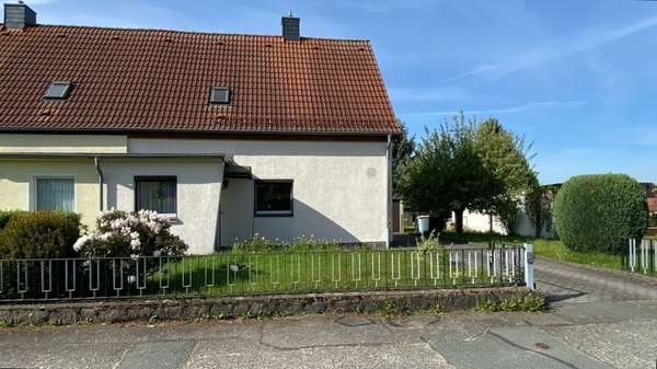 Frontansicht - Doppelhaushälfte in 02727 Ebersbach-Neugersdorf mit 80m² kaufen