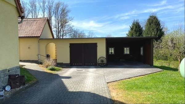 Einfahrt Einfahrt - Einfamilienhaus in 02730 Ebersbach-Neugersdorf mit 163m² kaufen