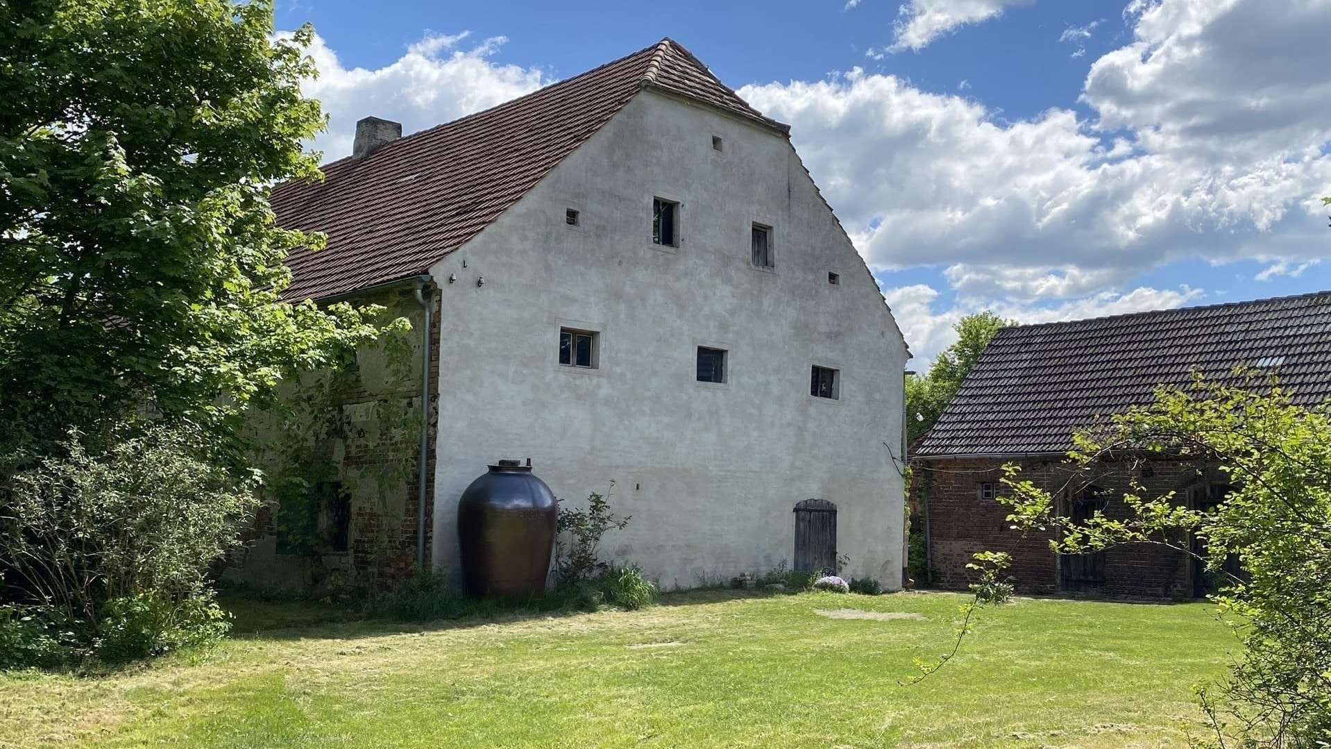 Titelbild Titelbild - Einfamilienhaus in 02957 Krauschwitz mit 398m² kaufen