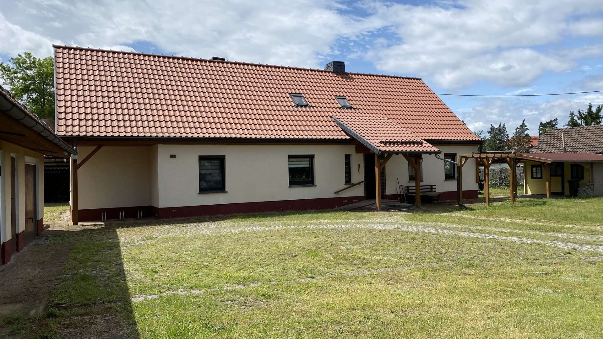 Titelbild - Einfamilienhaus in 02906 Mücka mit 139m² kaufen