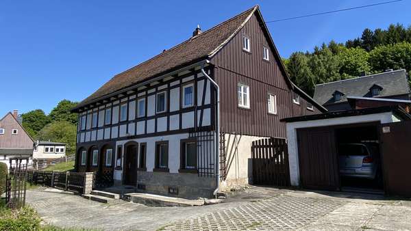 Seitenansicht m. Garage Seitenansicht m. Garage - Einfamilienhaus in 02796 Kurort Jonsdorf mit 120m² kaufen