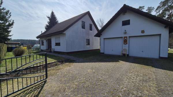 Haus und Garagen - Einfamilienhaus in 02957 Krauschwitz mit 134m² kaufen