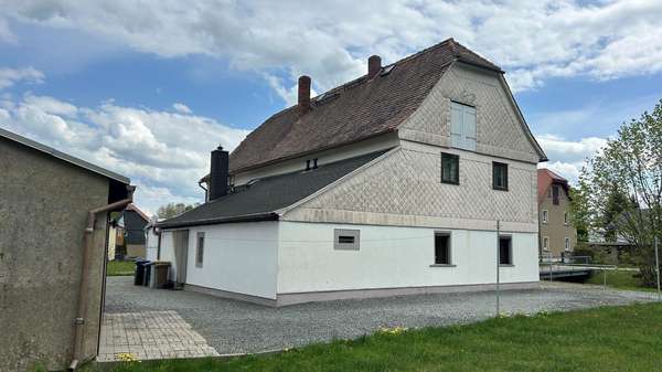 Seiten- und Rückansicht - Einfamilienhaus in 02791 Oderwitz mit 160m² kaufen