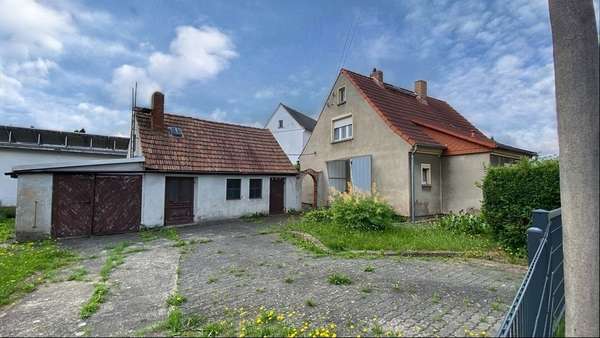 Schuppen und Garage Schuppen und Garage - Einfamilienhaus in 02739 Eibau mit 80m² kaufen