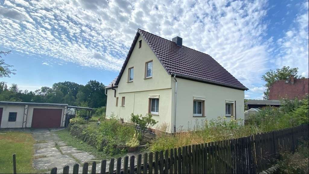 Front- und Seitenansicht Front- und Seitenansicht - Einfamilienhaus in 02727 Ebersbach-Neugersdorf mit 88m² kaufen