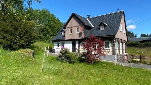 Front- und Seitenansicht Front- und Seitenansicht - Einfamilienhaus in 02794 Leutersdorf mit 80m² kaufen
