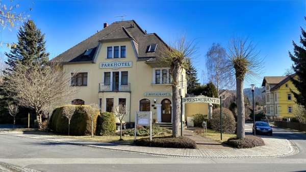 Straßenansicht - Villa in 02797 Kurort Oybin mit 632m² kaufen