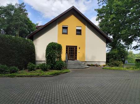 Praxiseingang - Einfamilienhaus in 02906 Niesky mit 193m² kaufen