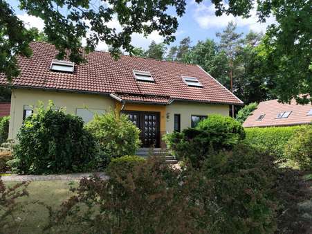 Straßenansicht - Einfamilienhaus in 02906 Niesky mit 193m² kaufen