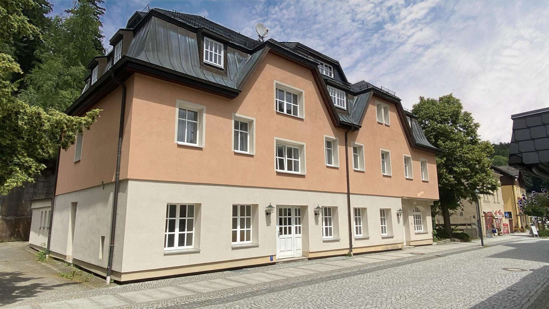 Objekt Straßenansicht Objekt Straßenansicht - Hotel in 02797 Kurort Oybin mit 580m² kaufen