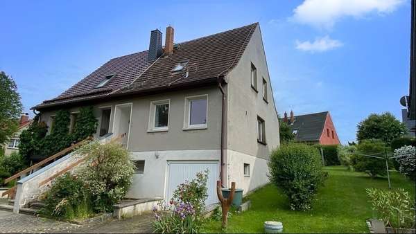 Front- und Seitenansicht Front- und Seitenansicht - Doppelhaushälfte in 02747 Berthelsdorf mit 103m² kaufen