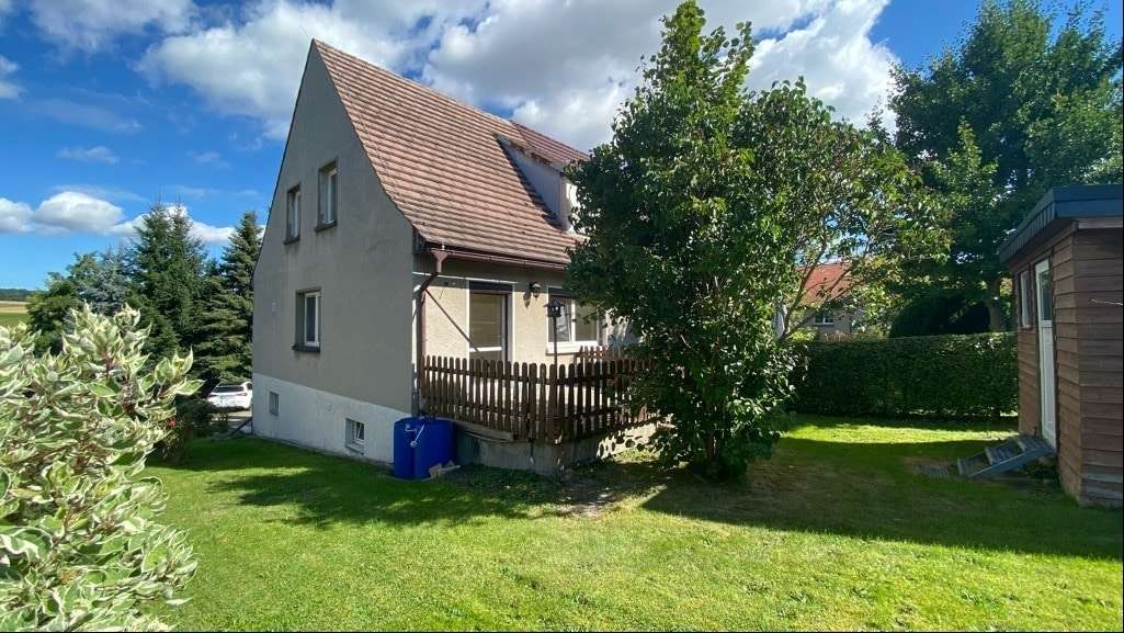 Seiten- und Rückansicht - Doppelhaushälfte in 02747 Berthelsdorf mit 103m² kaufen
