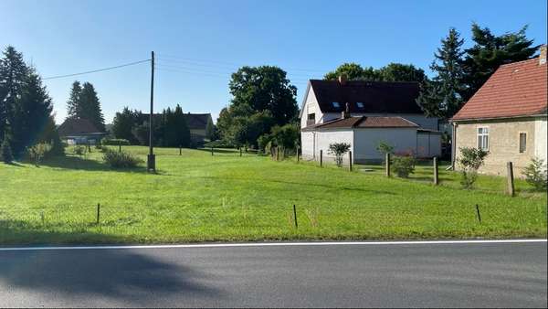 Straßenansicht 1 Straßenansicht 1 - Grundstück in 02929 Rothenburg mit 443m² kaufen