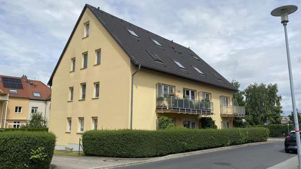 Straßenansicht - Etagenwohnung in 02785 Olbersdorf mit 76m² kaufen