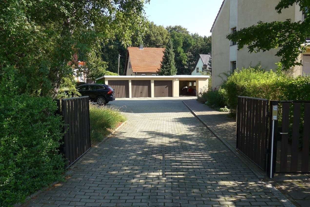 Grundstückseinfahrt - Zweifamilienhaus in 02828 Görlitz mit 230m² kaufen