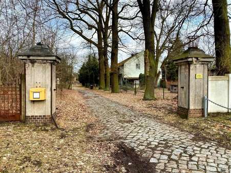 Einfahrt zum Grundstück - Einfamilienhaus in 02929 Rothenburg mit 115m² kaufen