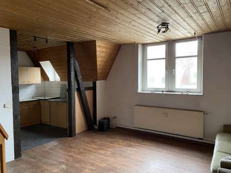 Wohnzimmer - Dachgeschosswohnung in 02763 Zittau mit 69m² kaufen