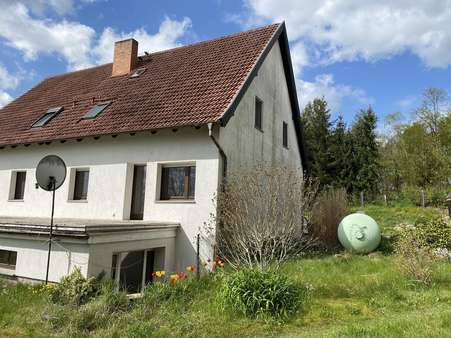 Rückansicht mit Garten und Terrassenmöglichkeit - Doppelhaushälfte in 02923 Hähnichen mit 135m² kaufen
