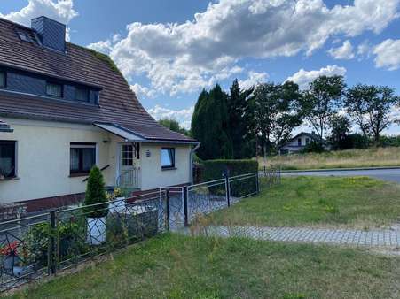 Hausansicht Staßenseite - Einfamilienhaus in 02906 Quitzdorf am See mit 85m² kaufen