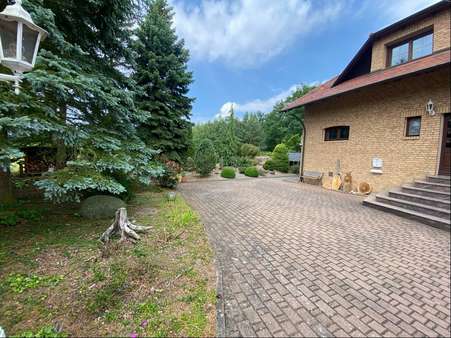 Zufahrt Zufahrt - Einfamilienhaus in 02956 Rietschen mit 440m² kaufen