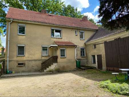 Westansicht mit Bauscheune - Einfamilienhaus in 02829 Markersdorf mit 176m² kaufen