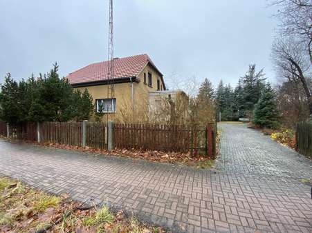Grundstückseinfahrt - Einfamilienhaus in 02956 Rietschen mit 155m² kaufen