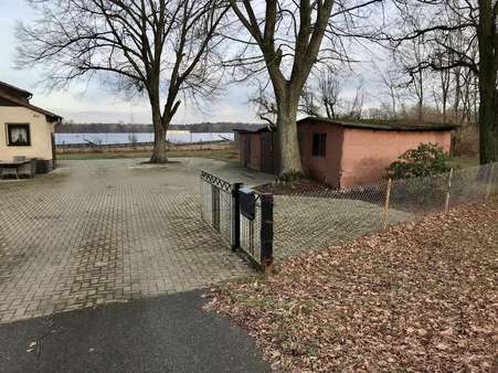 Blick in Grundstück - Einfamilienhaus in 02929 Rothenburg mit 86m² kaufen