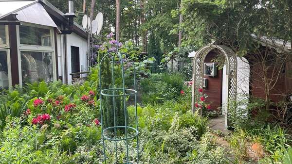 Blick aufs Bungalow vom Garten - Bungalow in 02943 Weißwasser mit 62m² kaufen