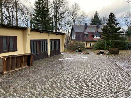 Südansicht mit Einfahrt - Zweifamilienhaus in 02748 Bernstadt mit 212m² kaufen