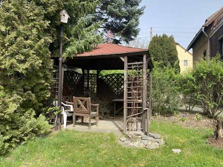 Sitzgelegenheit im Garten - Doppelhaushälfte in 02779 Großschönau mit 110m² kaufen
