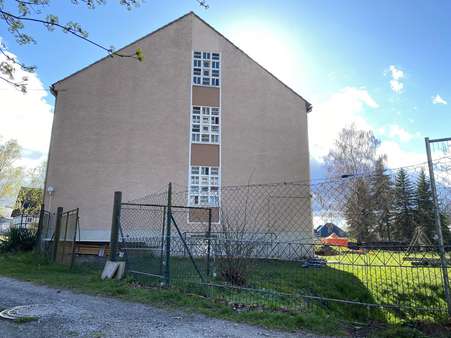 Seitenanischt - Zweifamilienhaus in 02779 Großschönau mit 680m² kaufen