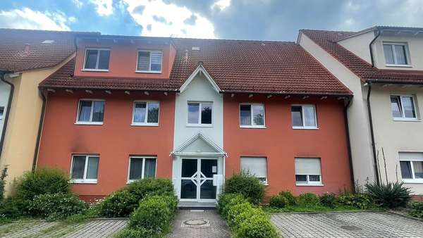 Vorderansicht - Dachgeschosswohnung in 02977 Hoyerswerda mit 66m² kaufen