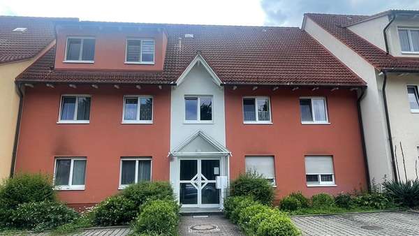 Vorderansicht - Dachgeschosswohnung in 02977 Hoyerswerda mit 66m² kaufen