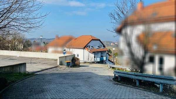 Zufahrt Zufahrt - Etagenwohnung in 01189 Dresden mit 36m² kaufen
