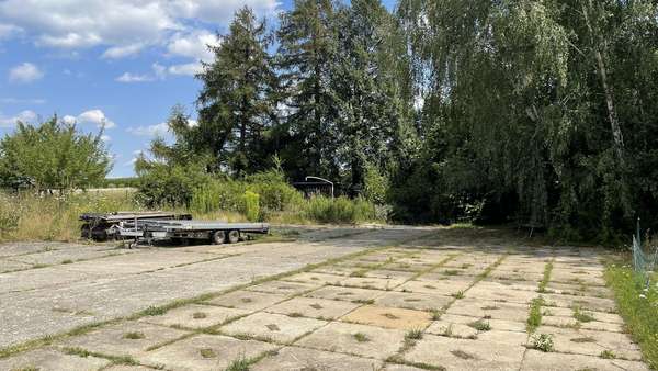 Ansicht Hof - Halle in 01465 Schönborn mit 638m² kaufen