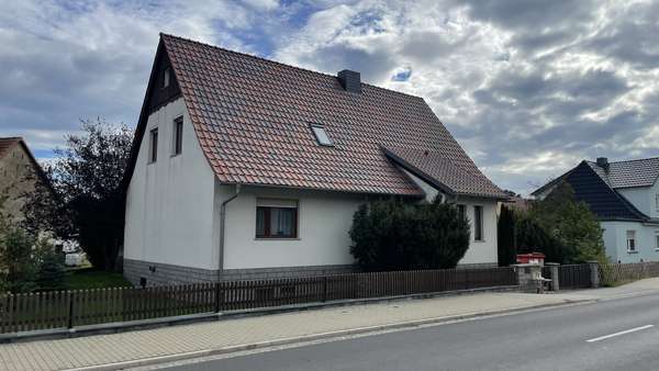 Straßenansicht - Einfamilienhaus in 02977 Hoyerswerda mit 141m² kaufen