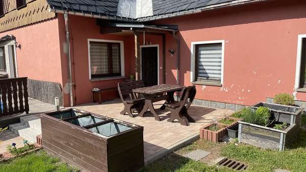 Sitzecke vor dem Haus - Einfamilienhaus in 01773 Altenberg mit 173m² kaufen