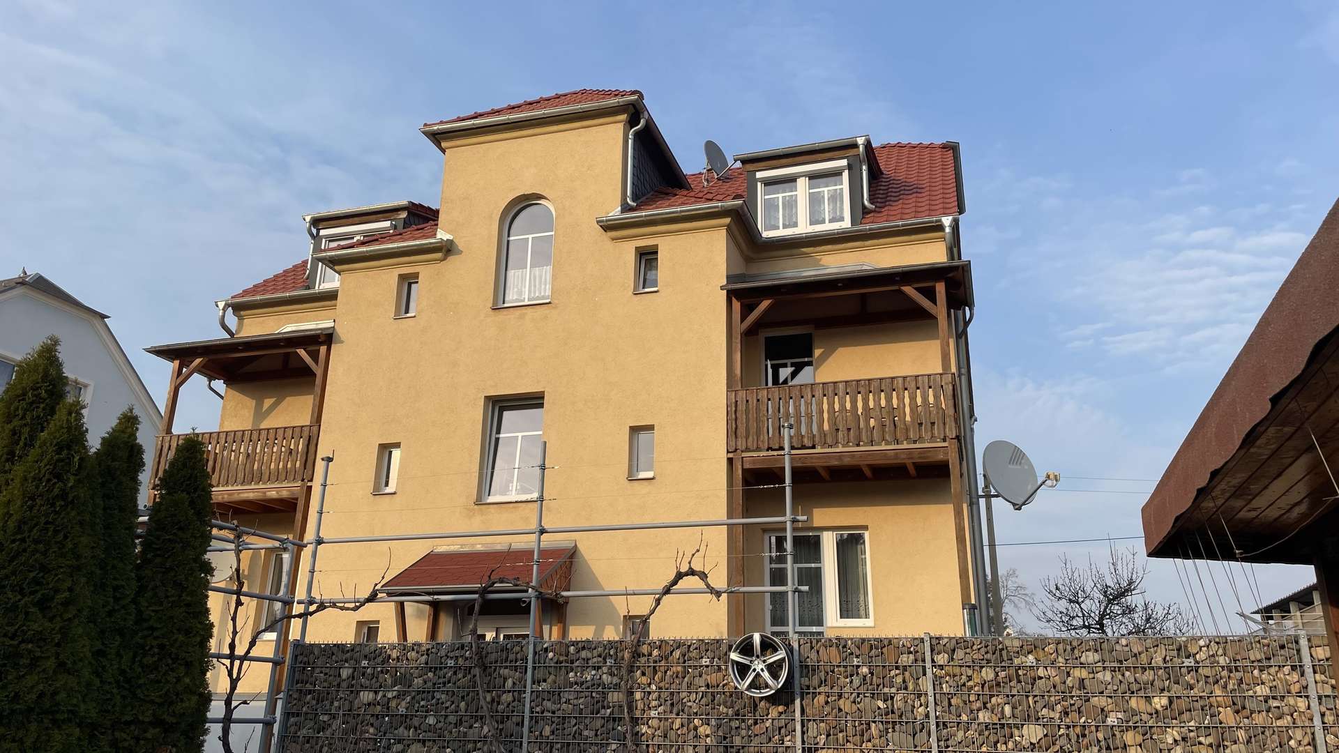 Ansicht Gartenseite - Dachgeschosswohnung in 01809 Heidenau mit 97m² kaufen