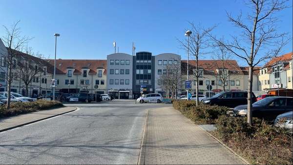 Zufahrt - Ladenlokal in 01108 Dresden mit 72m² mieten