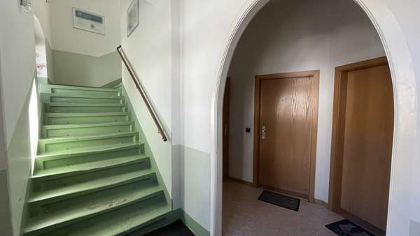 Treppenhaus - Mehrfamilienhaus in 01814 Rathmannsdorf mit 302m² kaufen