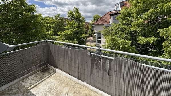 Balkon Wohnzimmer - Dachgeschosswohnung in 01219 Dresden mit 54m² kaufen