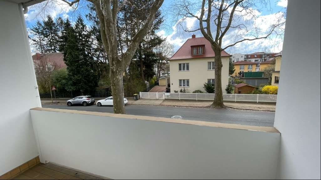 Blick vom Balkon - Etagenwohnung in 01279 Dresden mit 49m² mieten