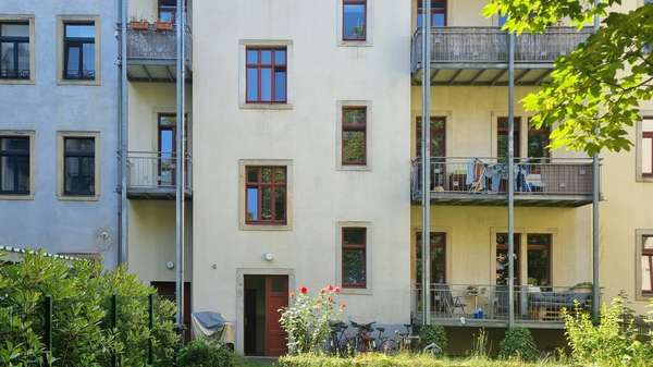 Rückansicht Rückansicht - Etagenwohnung in 01159 Dresden mit 43m² kaufen
