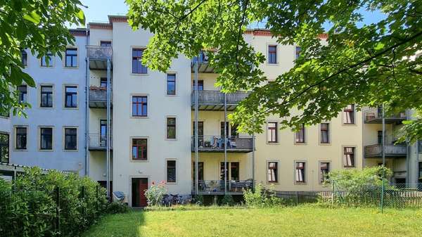 Rückansicht Rückansicht - Etagenwohnung in 01159 Dresden mit 43m² kaufen